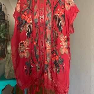 Kimono oversized red with flowers.
